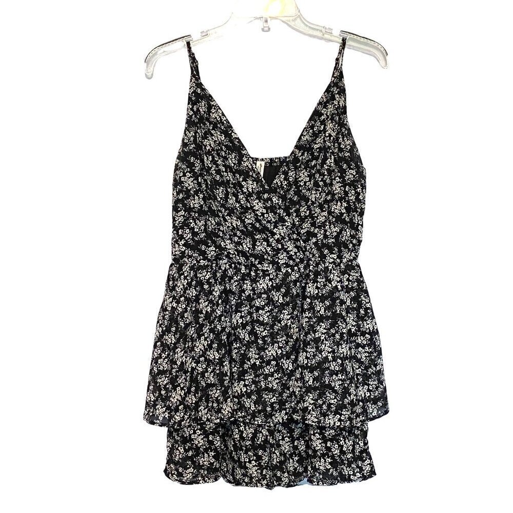 ePretty Chicago Black & White Sleeveless V-Neck Romper Women's‎ Size Medium